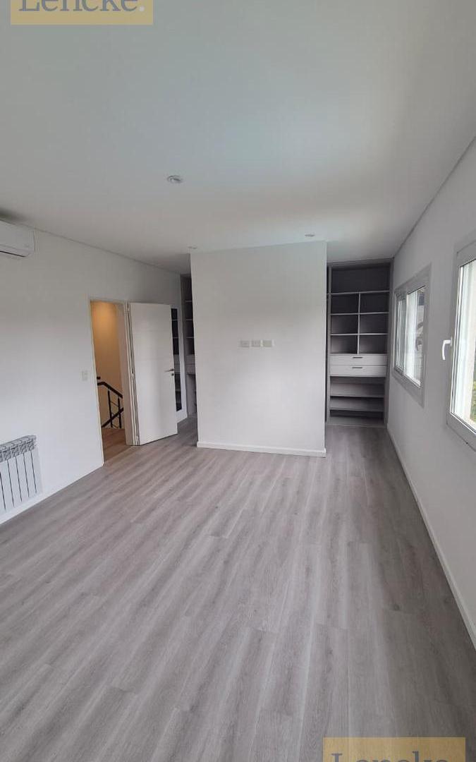 Foto de Casa a estrenar en venta en barrio cerrado Villa Elvira, imagen 4