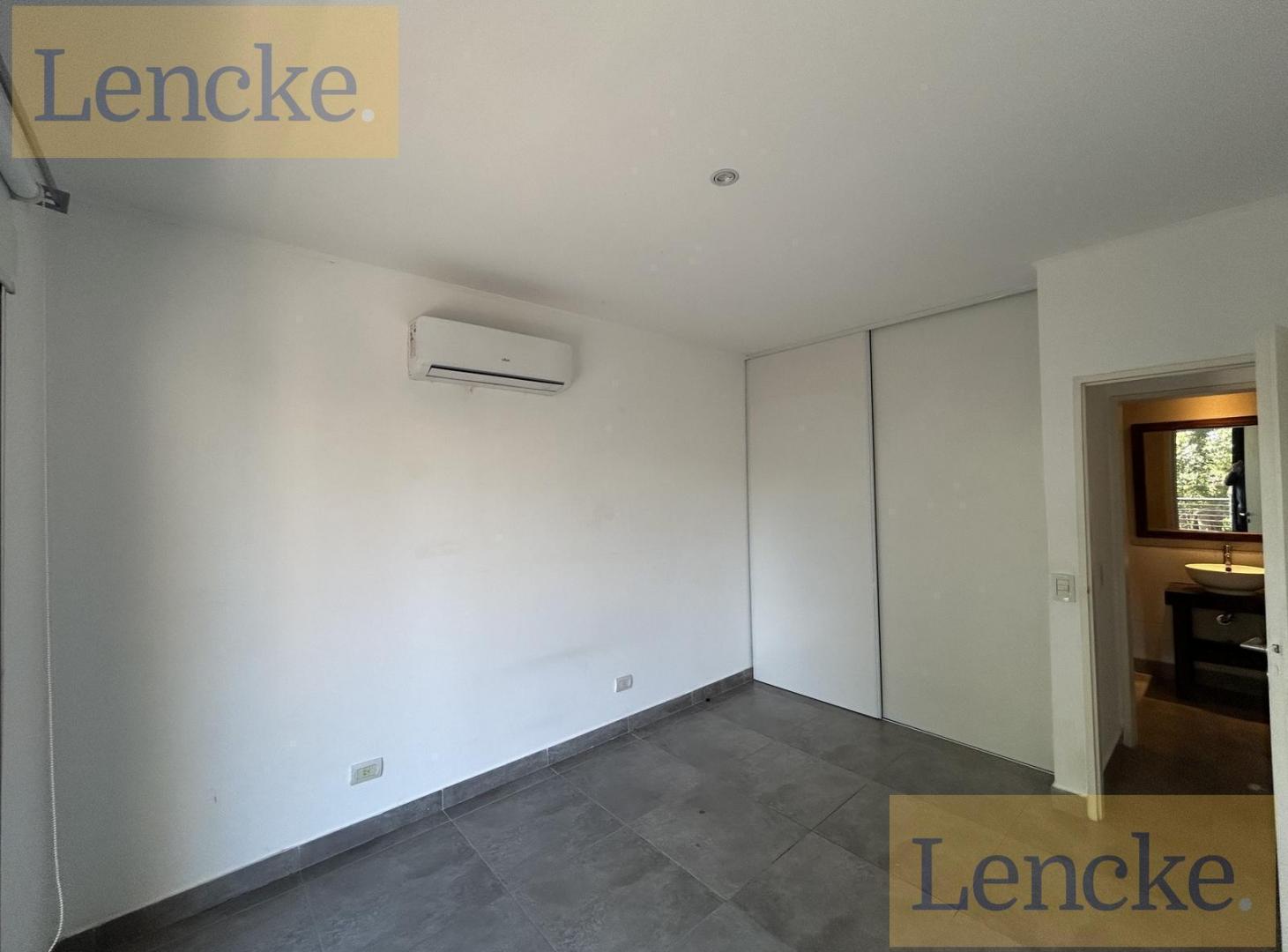 Foto de Departamento de 2 ambientes con cochera, terraza c/parrilla, edificio, imagen 1