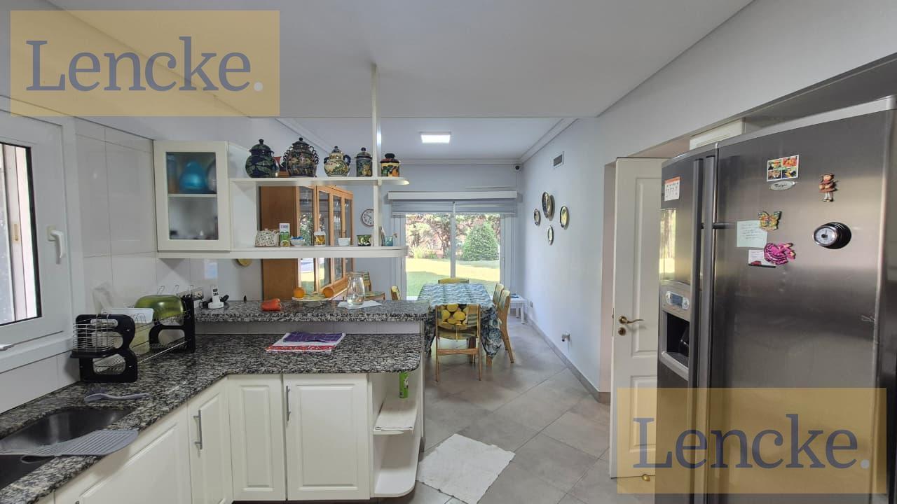 Foto de Lencke Vende - Lindisima Casa en Las Caletas con detalles de muy buena, imagen 4