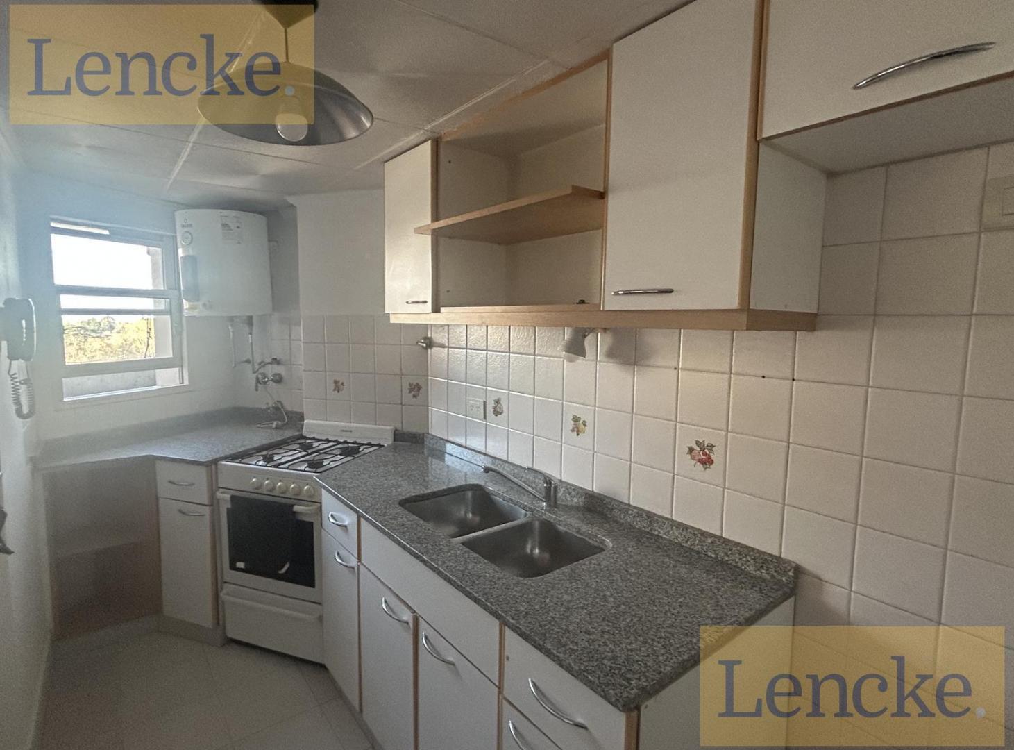 Foto de Beccar, en alquiler, Excelente 2 ambientes c/cochera, edificio, imagen 1