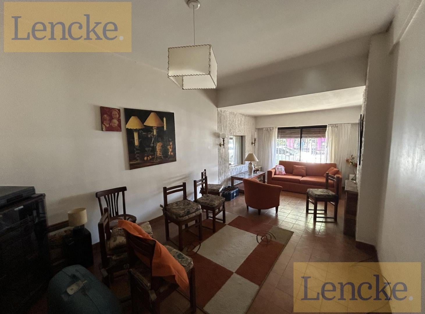 Foto de Olivos, casa en venta en 1 planta, 3 dormitorios, jardín, cochera, imagen 2