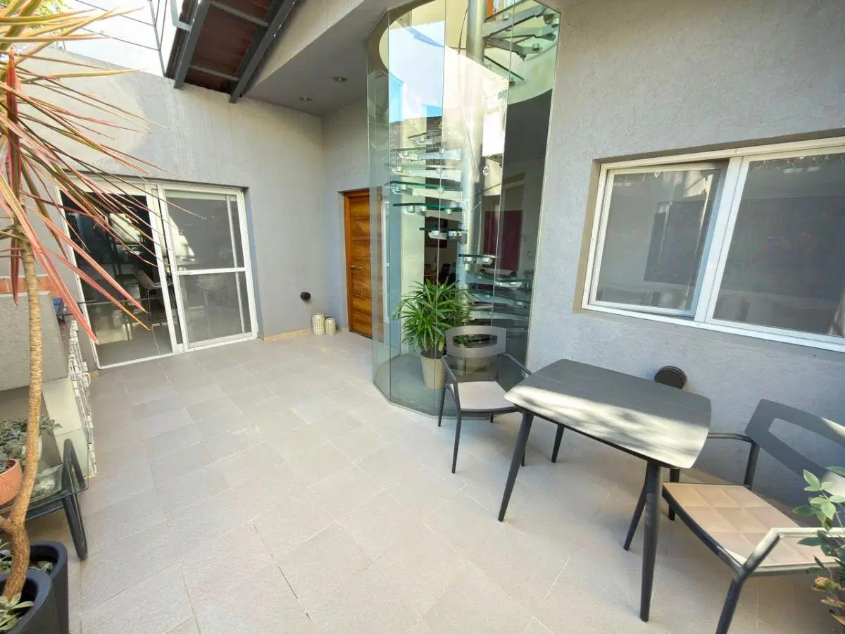PH de Diseño de 4 Ambientes en Saavedra - 150m² ¡SIN EXPENSAS! Terraza con Gran Jacuzzi y Parrilla 3