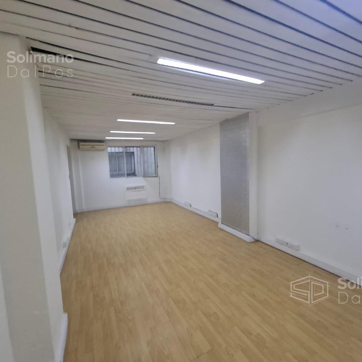 Venta de Oficina Comercial en Microcentro 3