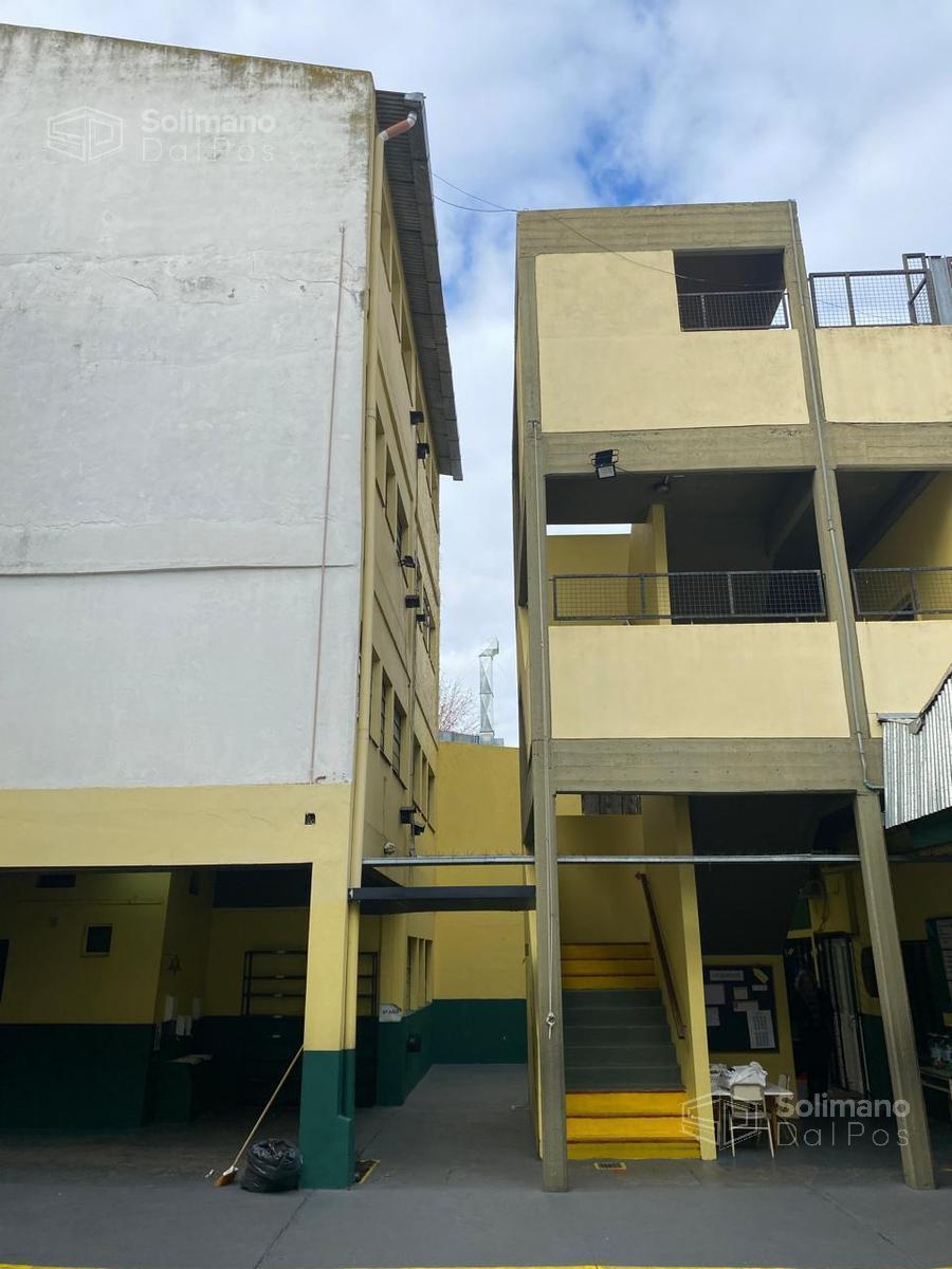 Local / Oficina / Instituto Educativo en Olivos 5