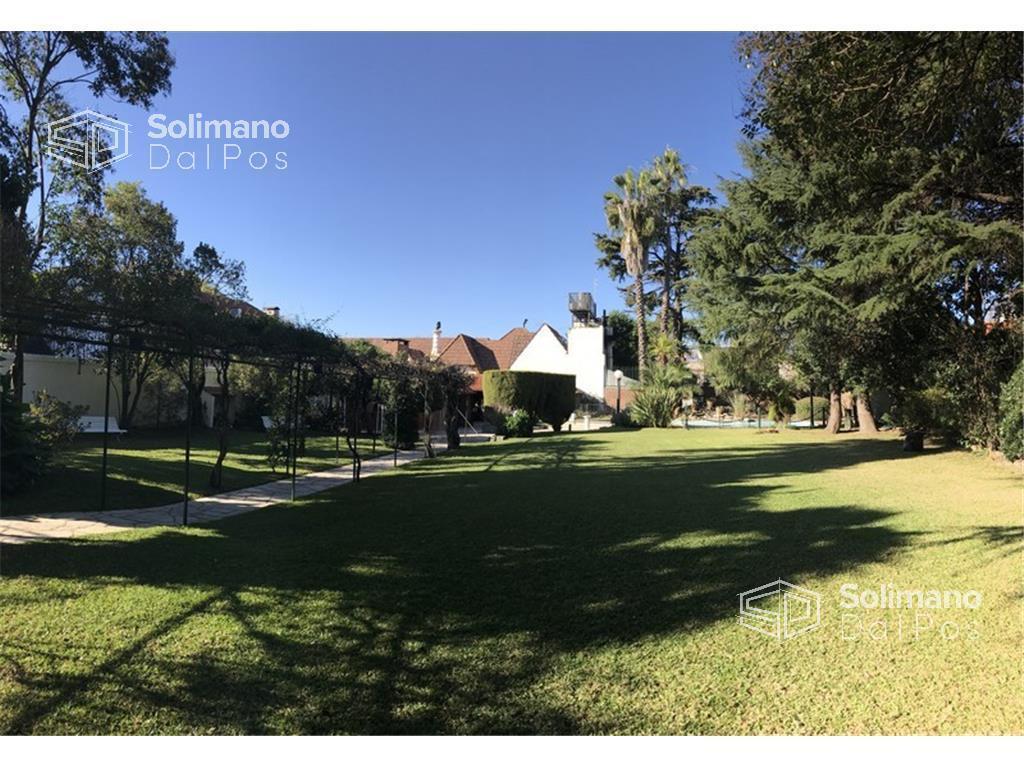 Residencia de 2035 m de Terreno en Exclusiva Zona - Olivos - Vias/maipu 3