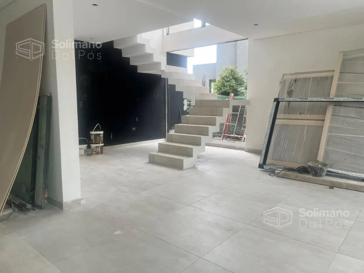 CASA DE 6 AMBIENTES EN VENTA EN EL BARRIO LOS CASTAÑOS NORDELTA 5