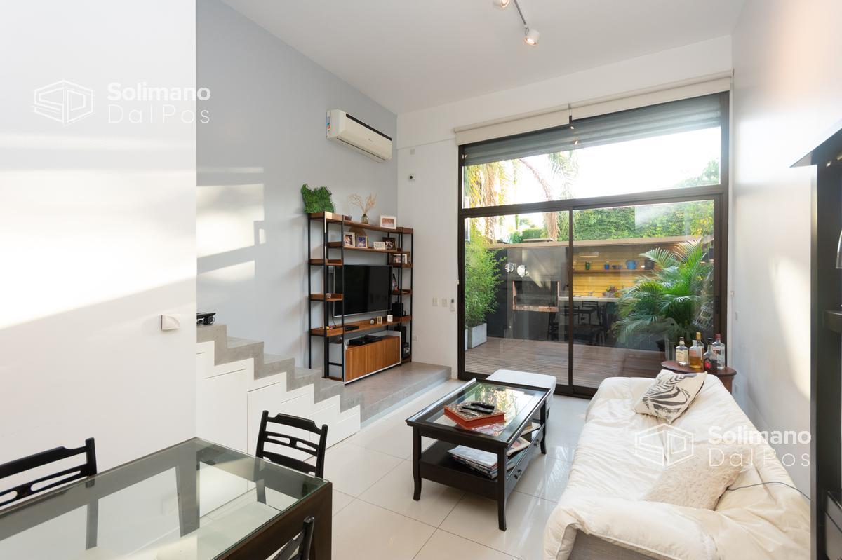 Foto de Venta Triplex tipo casa en Olivos con piscina, seguridad y cochera |, imagen 1