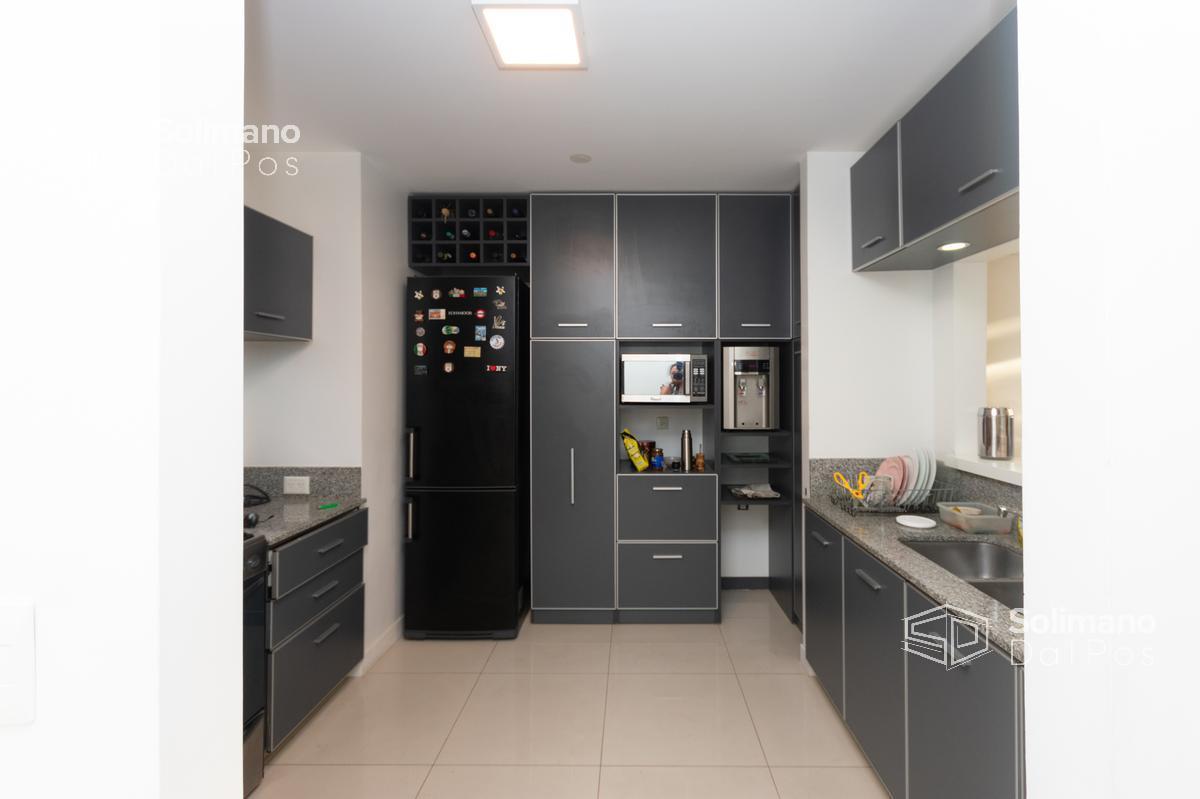 Foto de Venta Triplex tipo casa en Olivos con piscina, seguridad y cochera |, imagen 4