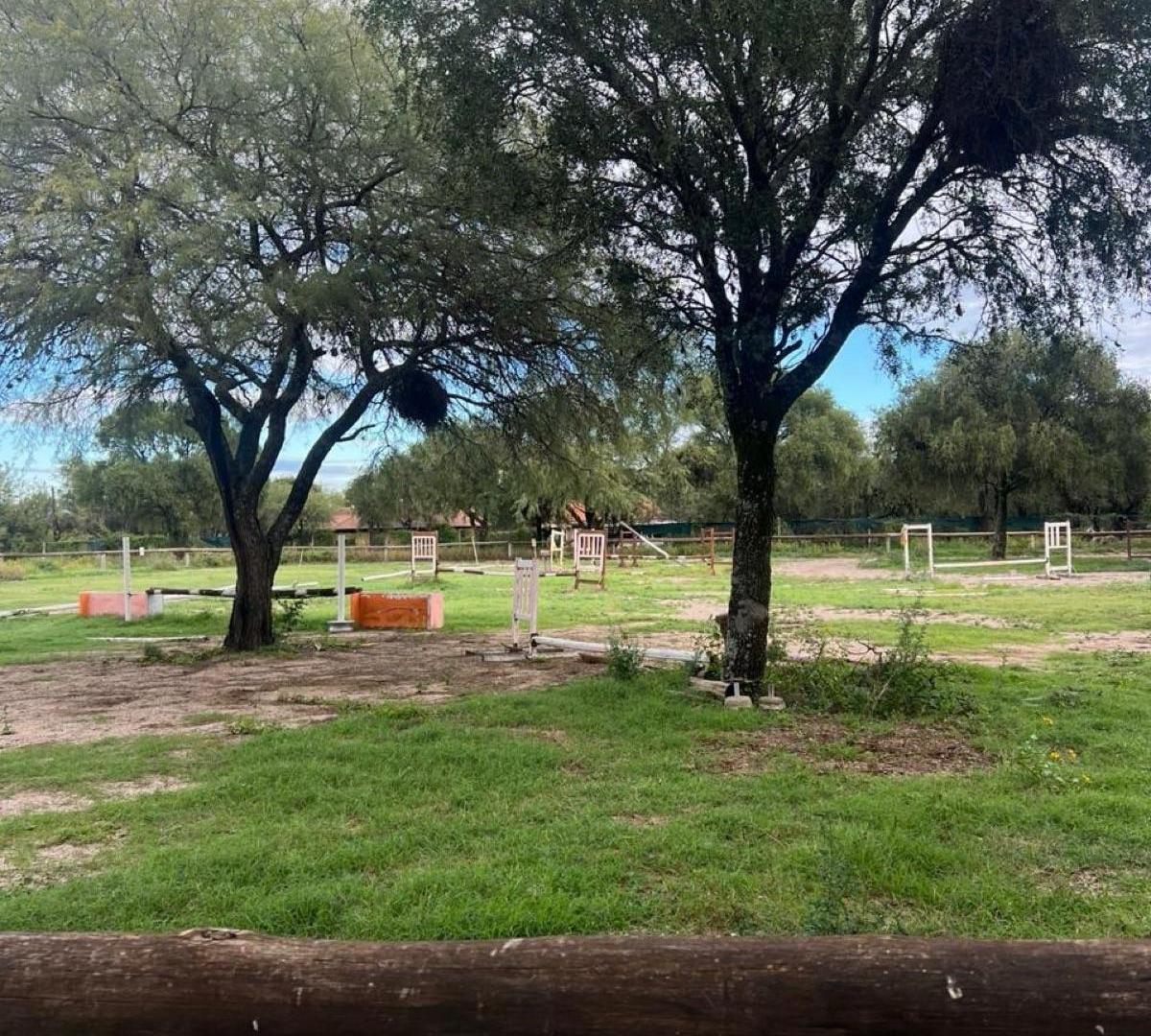 Foto de Hipico, terreno con casa y dos locales comerciales,, imagen 2