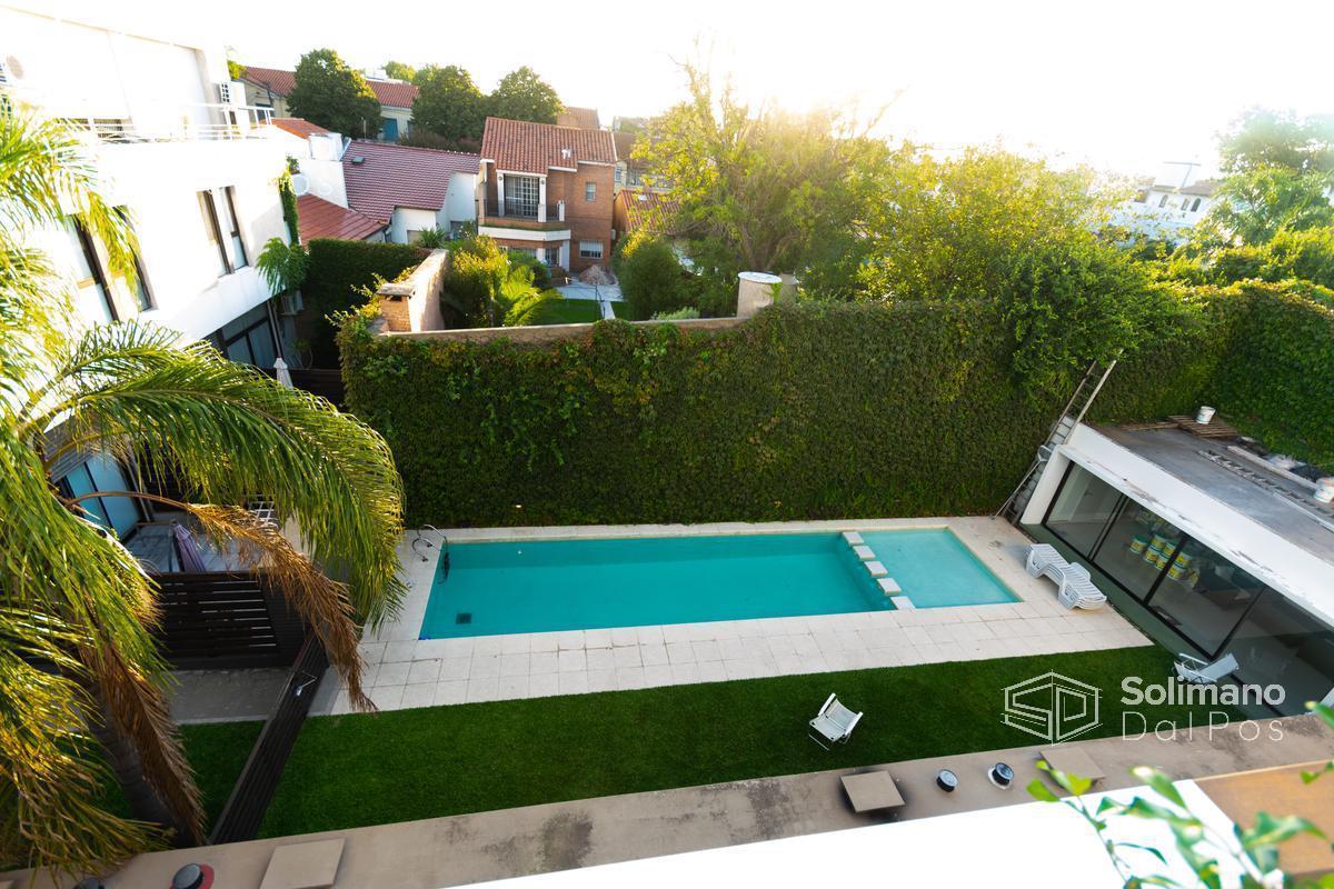 Foto de Alquiler Venta casa en Olivos con piscina, seguridad y cochera | 160 m², imagen 1