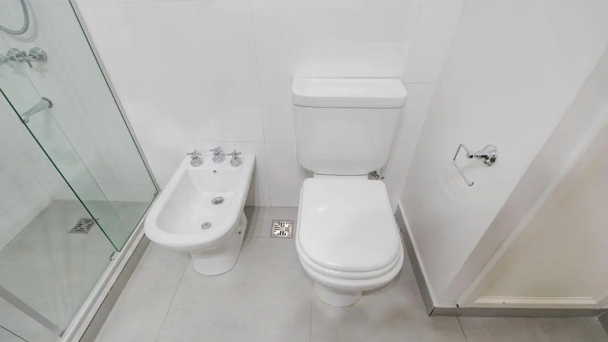 VENTA SEMI PISO EDIFICIO TORRE SUDAMERICA - PISO ALTO CON COCHERA Y BAULERA 4