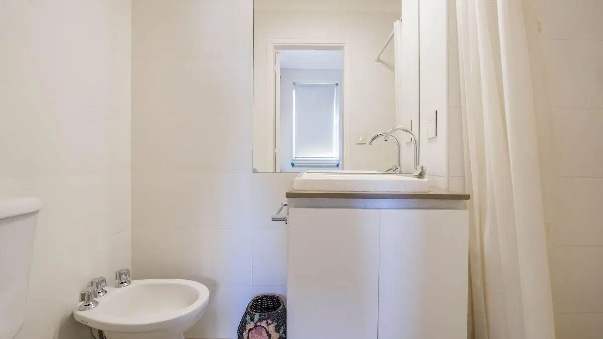 VENTA SEMI PISO EDIFICIO TORRE SUDAMERICA - PISO ALTO CON COCHERA Y BAULERA 5