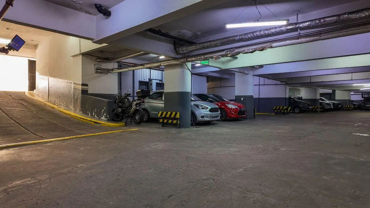 VENTA SEMI PISO EDIFICIO TORRE SUDAMERICA - PISO ALTO CON COCHERA Y BAULERA 2