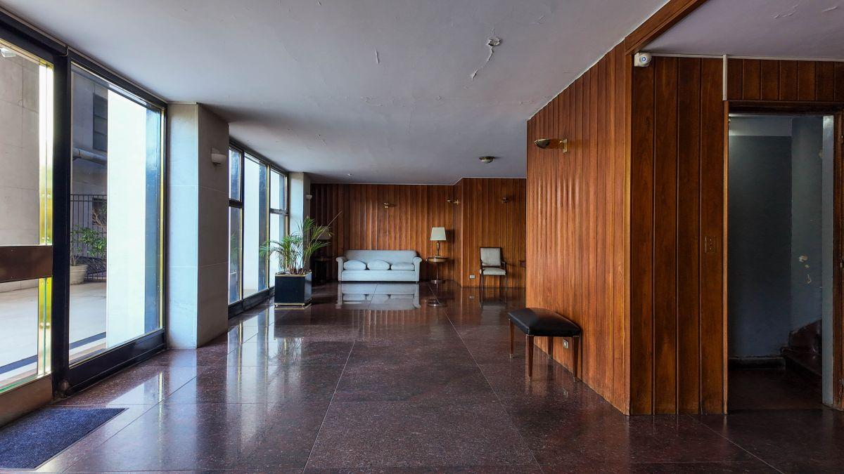 Foto de VENTA SEMI PISO EDIFICIO TORRE SUDAMERICA - PISO ALTO CON COCHERA Y, imagen 4