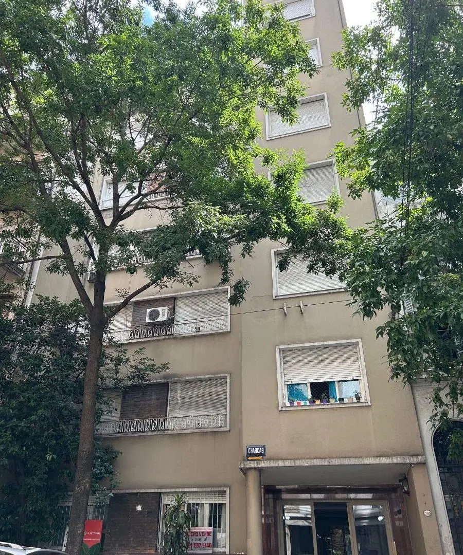 EDIFICIO ANTIGUO, ALQUILER DOS AMBIENTES AL FRENTE 2