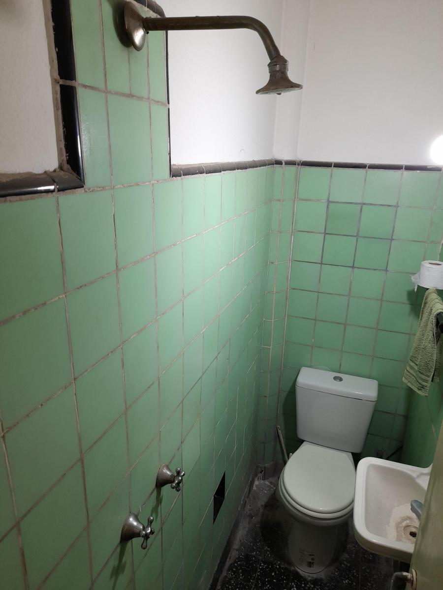Foto de Amplia casa al limite con Padua e Ituzaingó, imagen 4