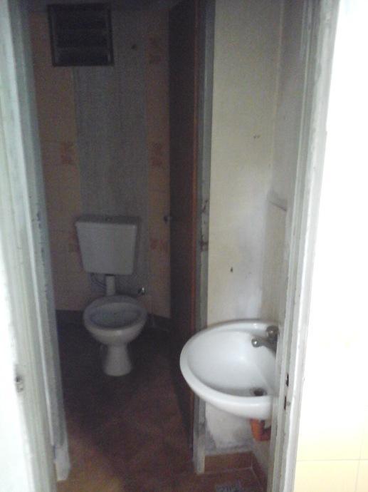 Foto de Losa sobre Av Eva Peron Libertad: 2 Locales - 1 Garage - espacio libre, imagen 2