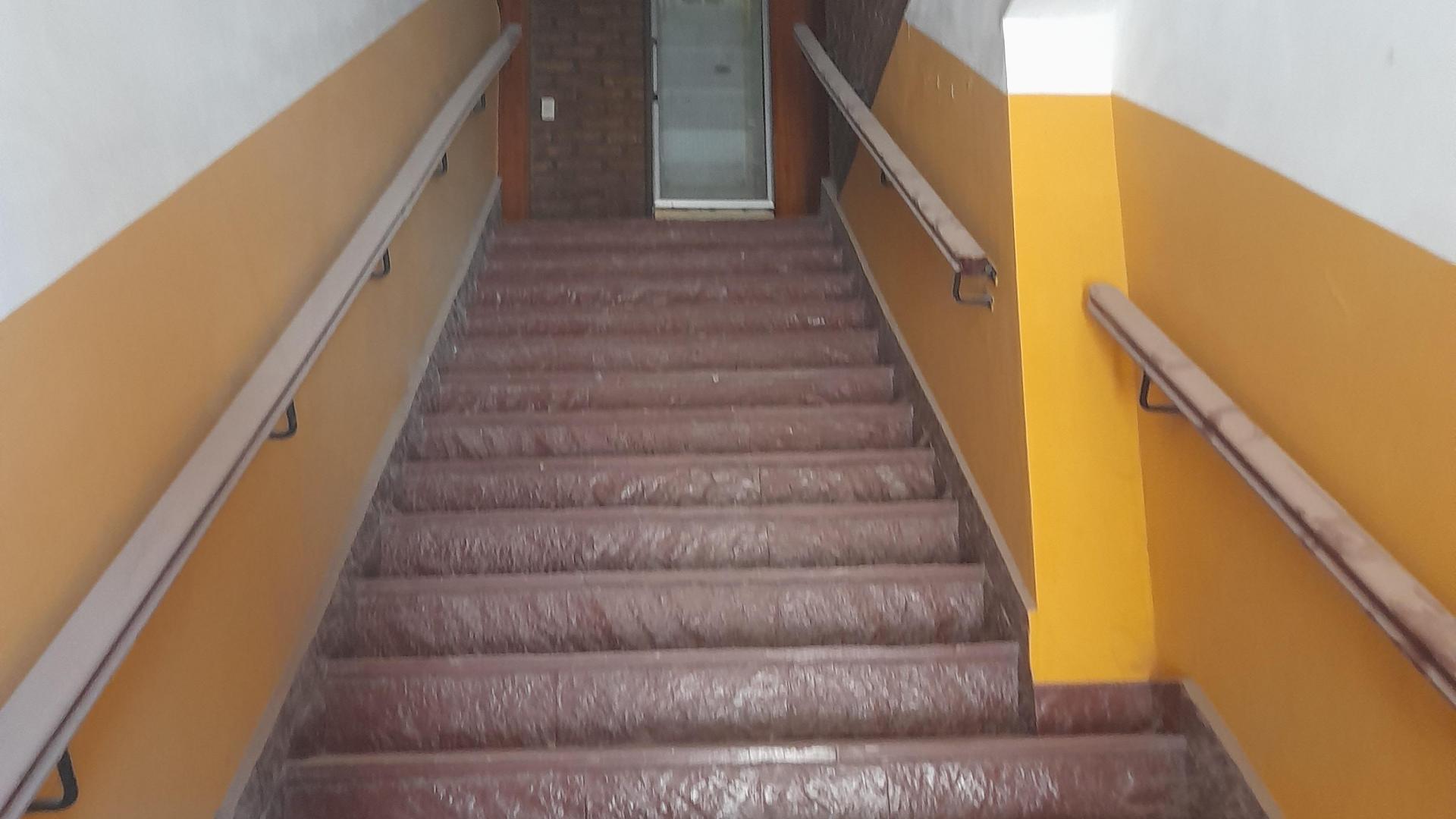 OFICINAS Y CONSULTORIOS