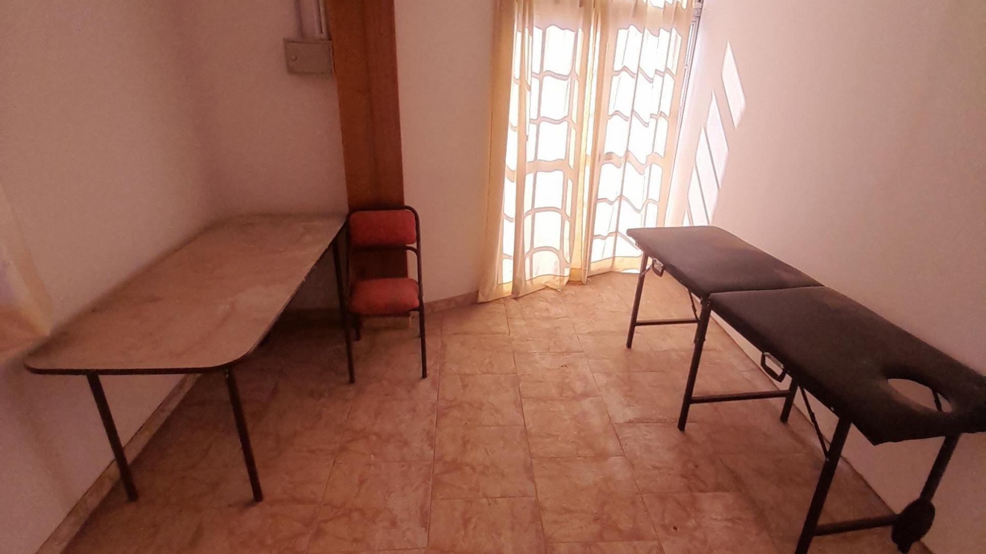 OFICINAS Y CONSULTORIOS