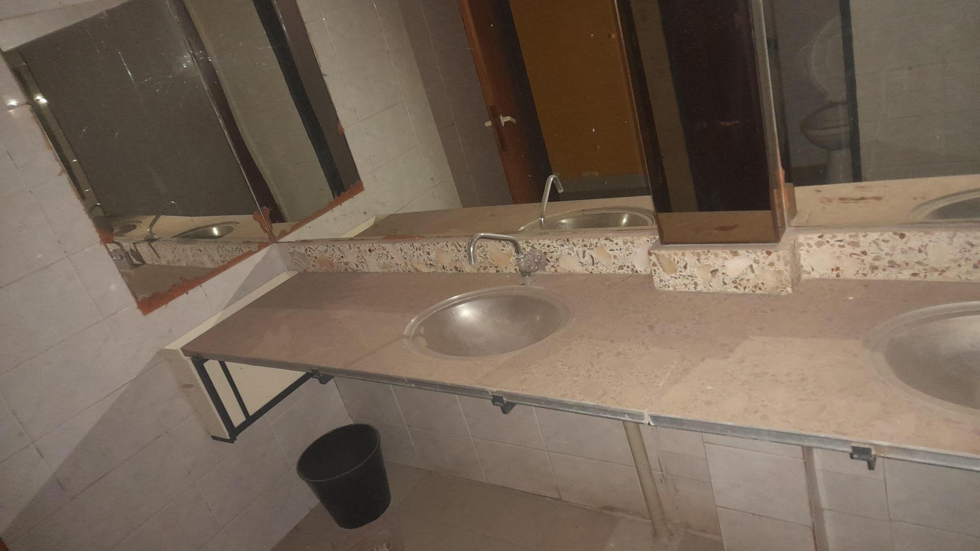 OFICINAS Y CONSULTORIOS