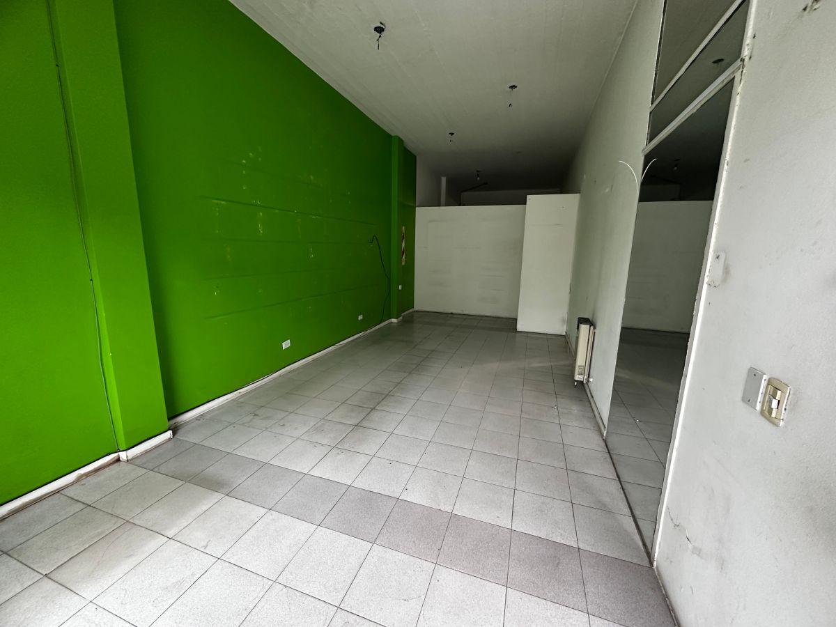 Foto de Local comercial de 48 m² en alquiler en Moreno, imagen 1