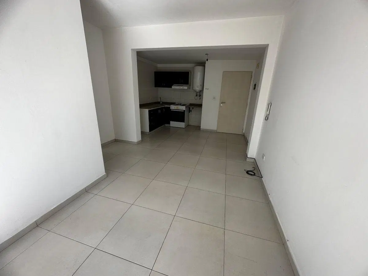 Alquiler departamento 2 ambientes con cochera Moreno 2