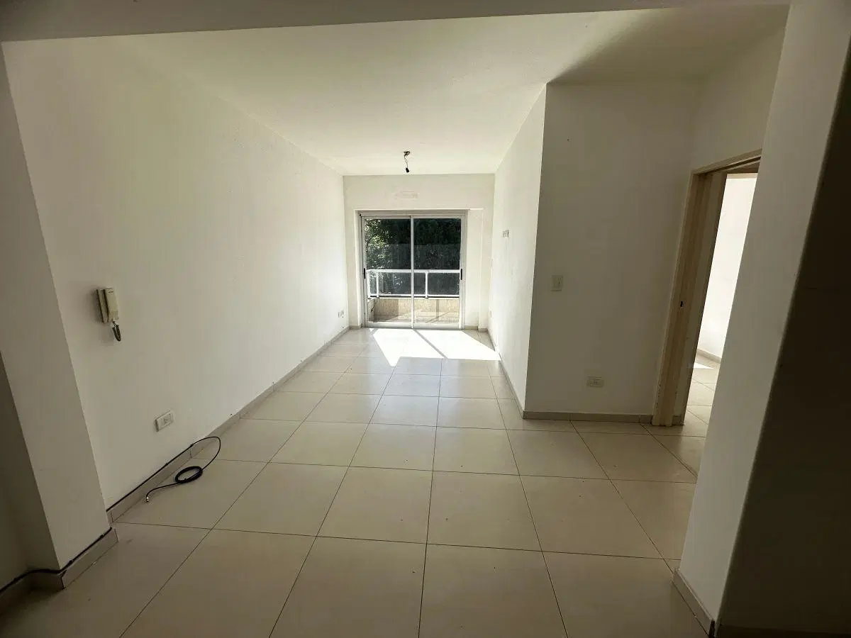 Alquiler departamento 2 ambientes con cochera Moreno 3