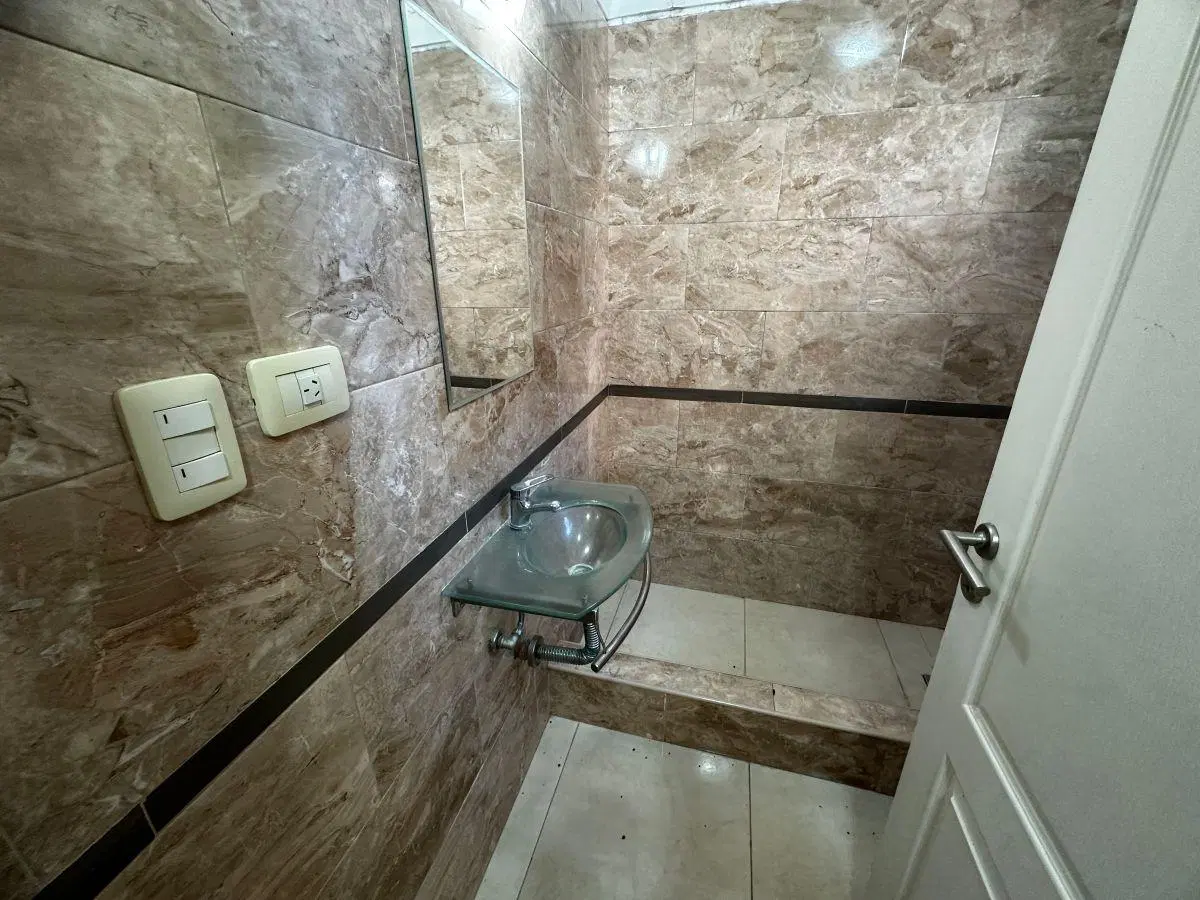 Alquiler departamento 2 ambientes con cochera Moreno 3