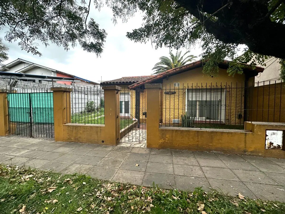 Casa en venta en Paso del Rey 3