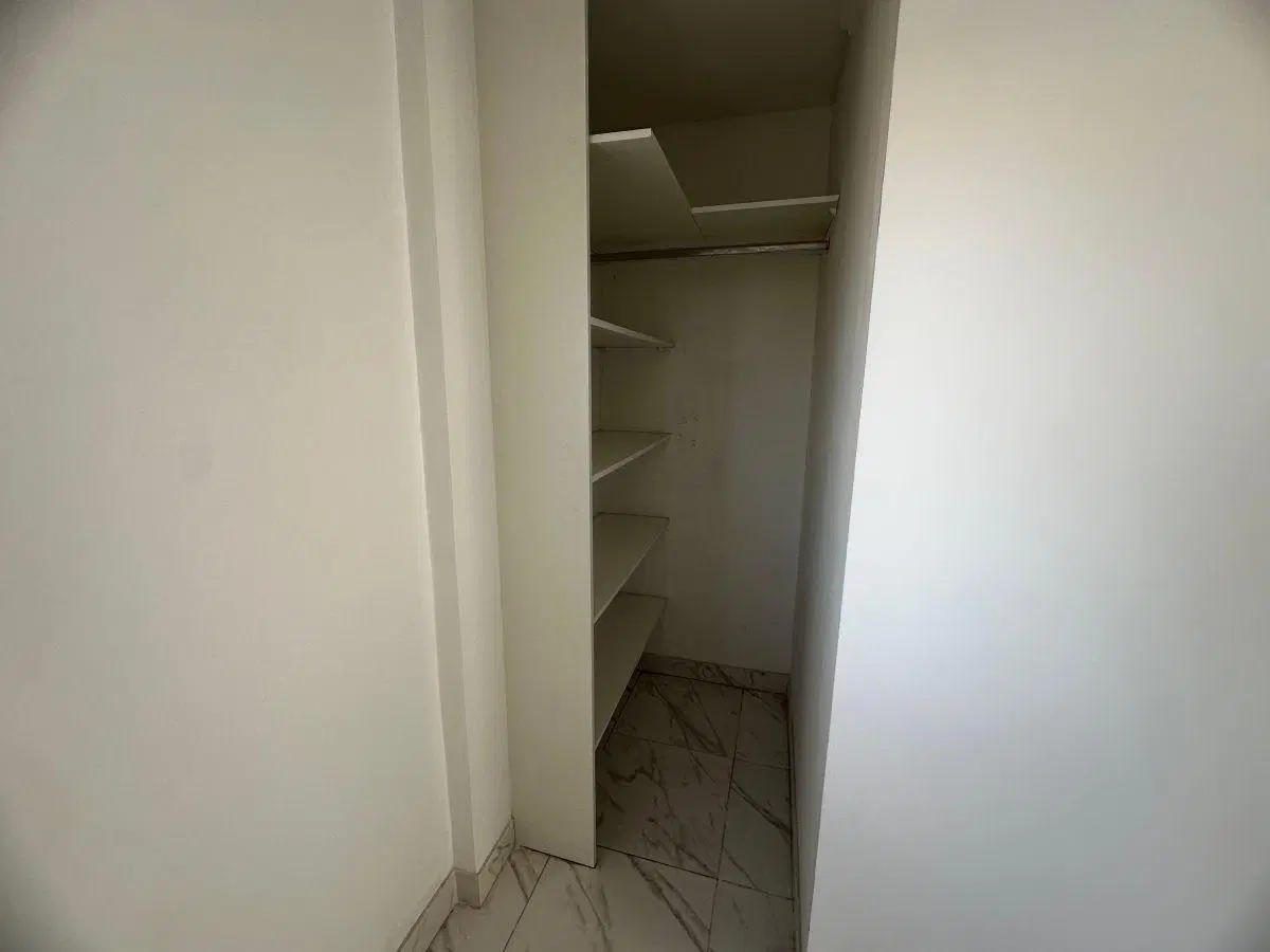 Departamento 2 ambientes en alquiler con cochera Paso del Rey 2