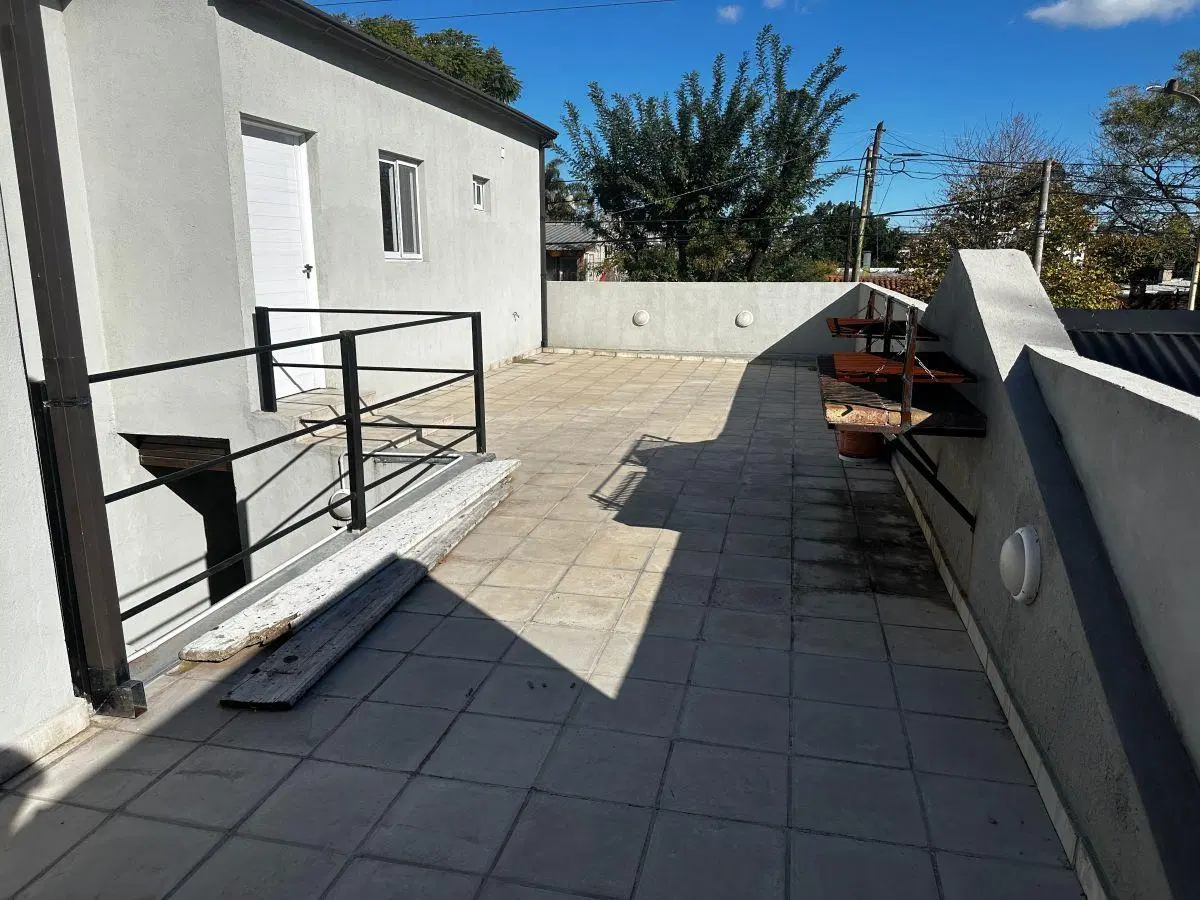 Departamento 2 ambientes en alquiler con cochera Paso del Rey 5