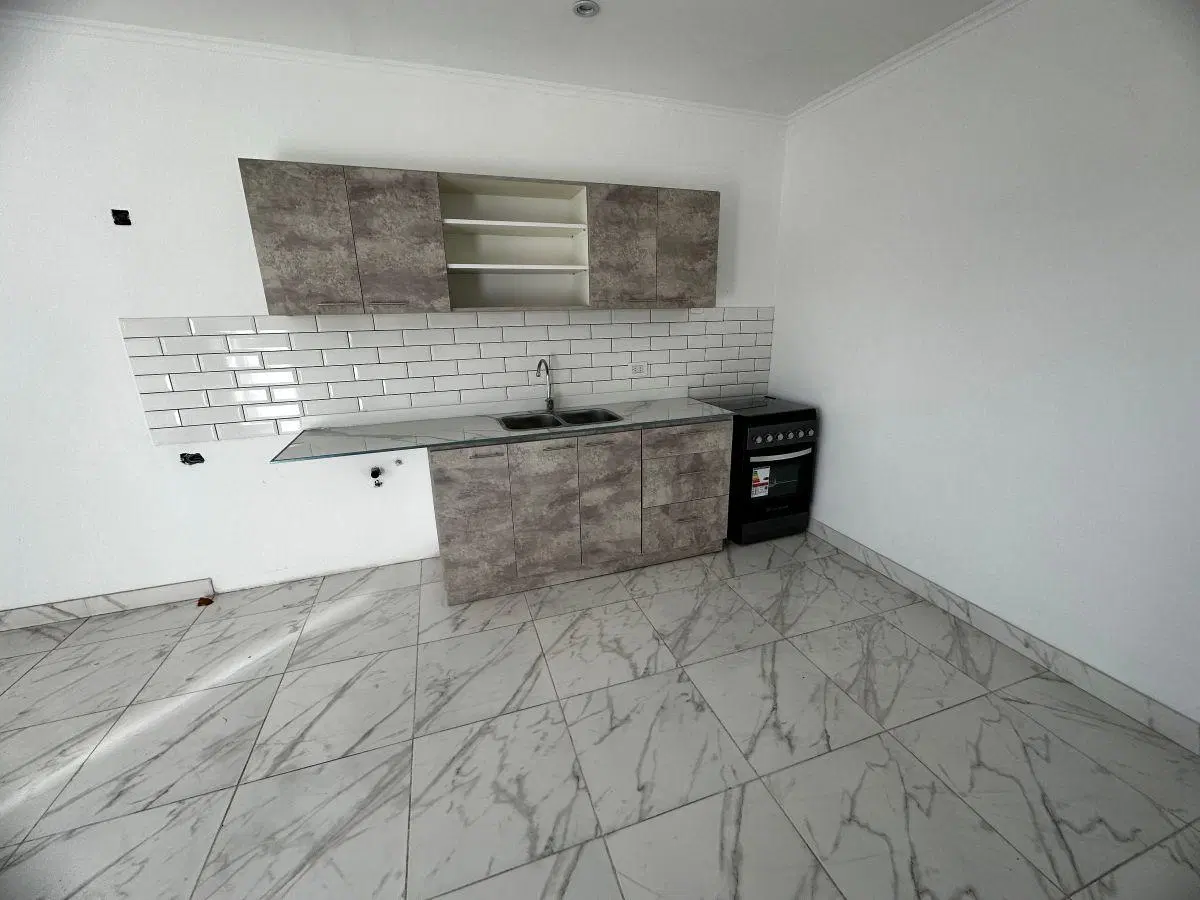 Departamento 2 ambientes en alquiler con cochera Paso del Rey 8