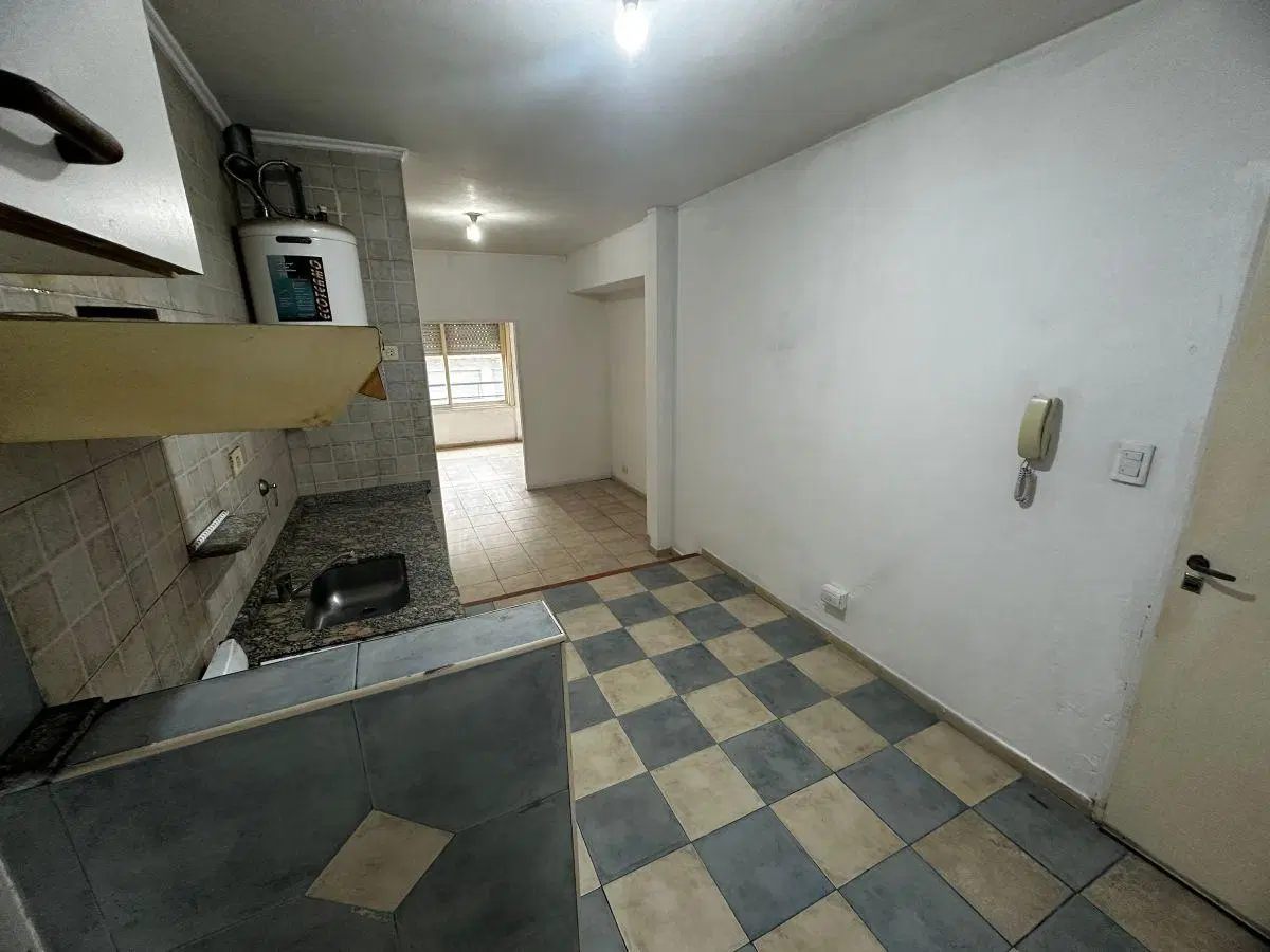 Departamento 2 ambientes en alquiler Moreno 3