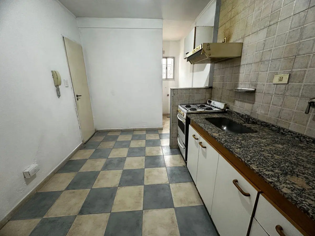 Departamento 2 ambientes en alquiler Moreno 4