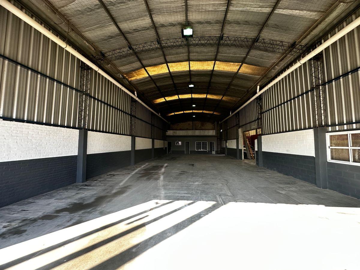 Foto de Depósito en alquiler en Moreno, imagen 1