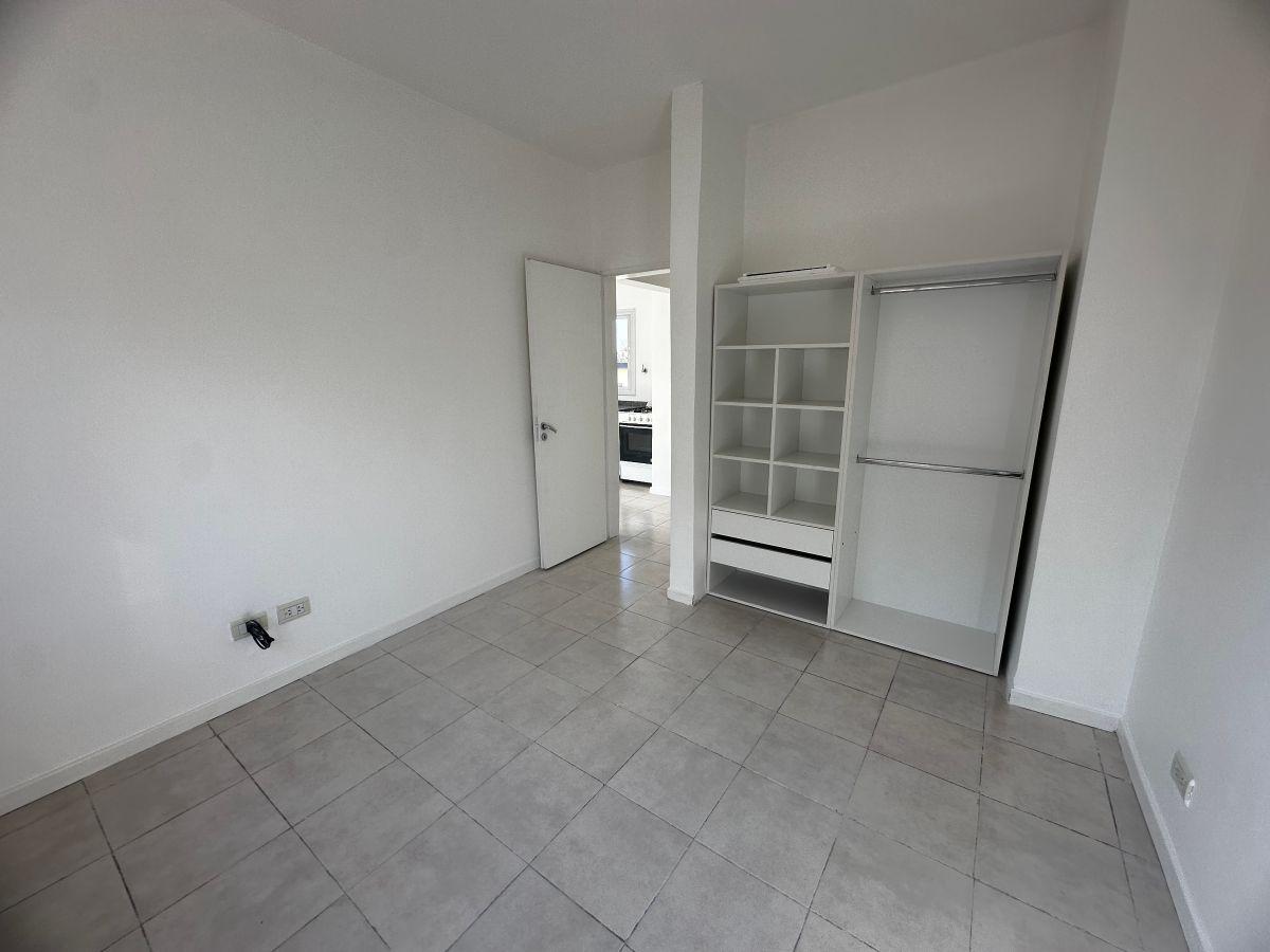Foto de Departamento en alquiler 2 ambientes con cochera Moreno, imagen 2