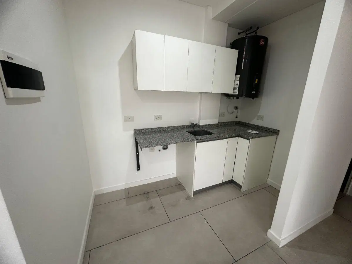 Departamento 2 ambientes en alquiler con cochera Moreno 5