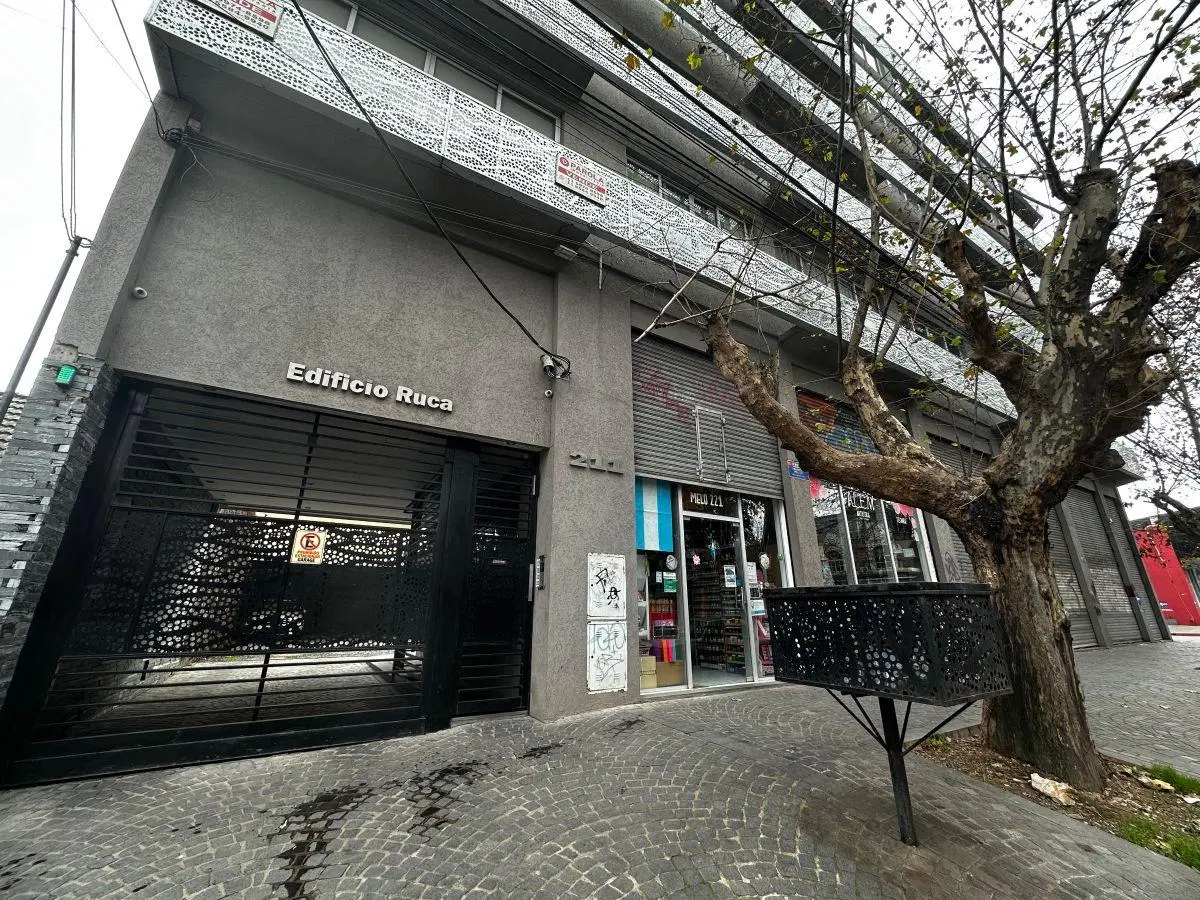Departamento 2 ambientes en alquiler con cochera Moreno 4