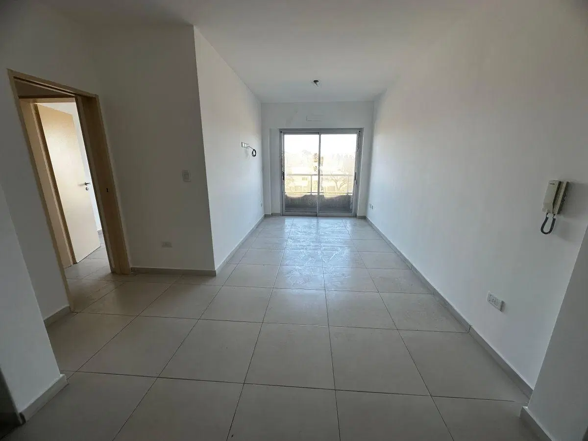 Departamento 2 ambientes con cochera en alquiler Moreno 5