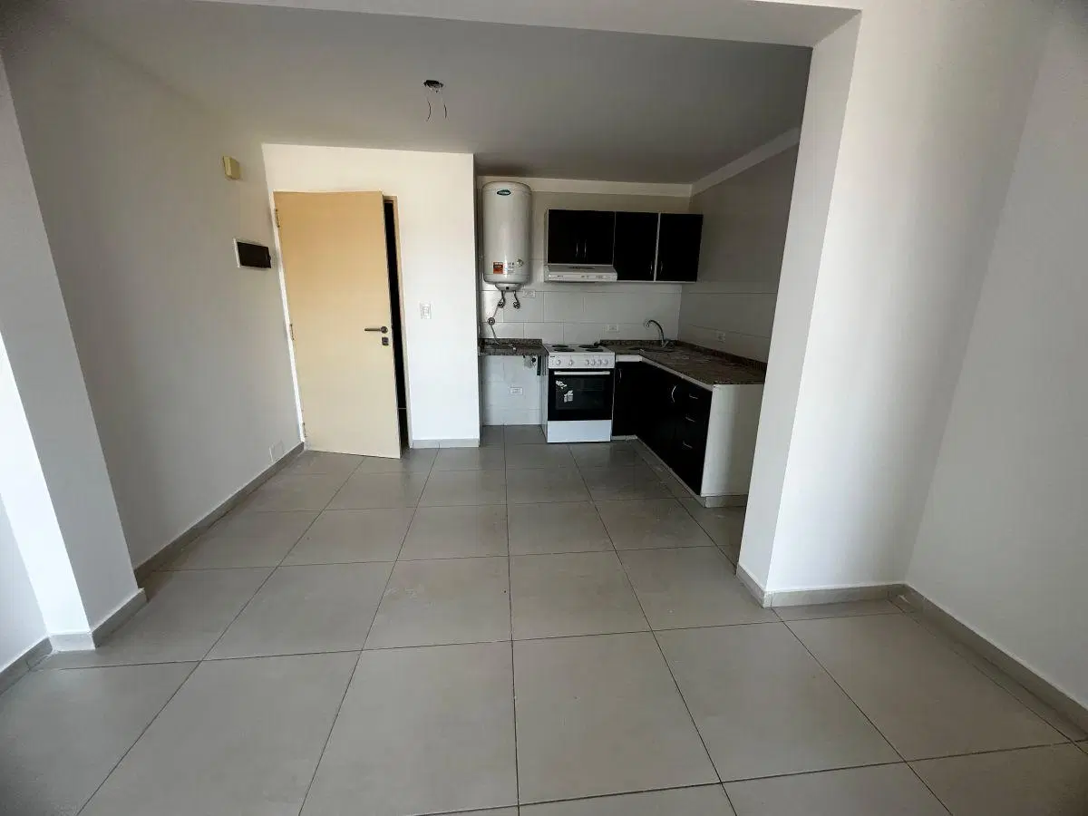 Departamento 2 ambientes con cochera en alquiler Moreno 2