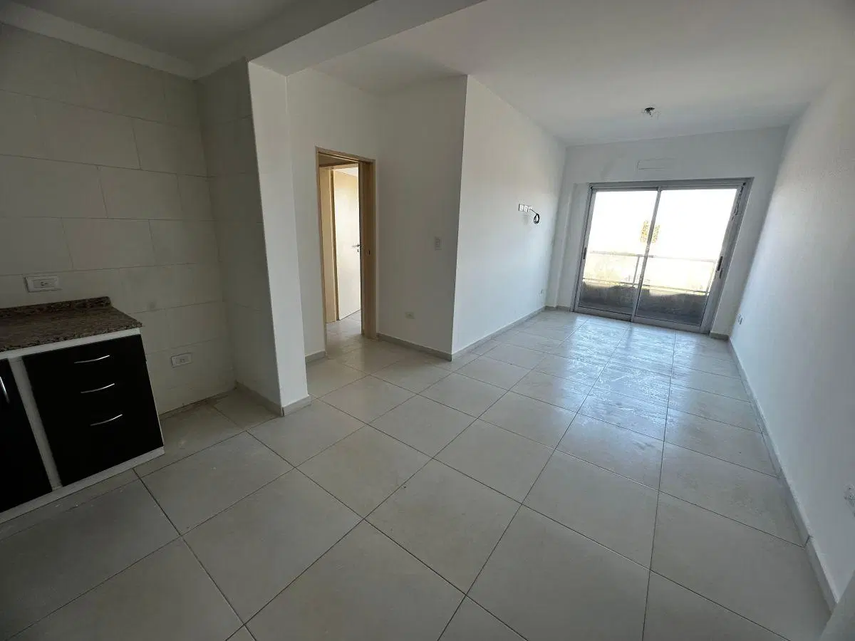 Departamento 2 ambientes con cochera en alquiler Moreno 3