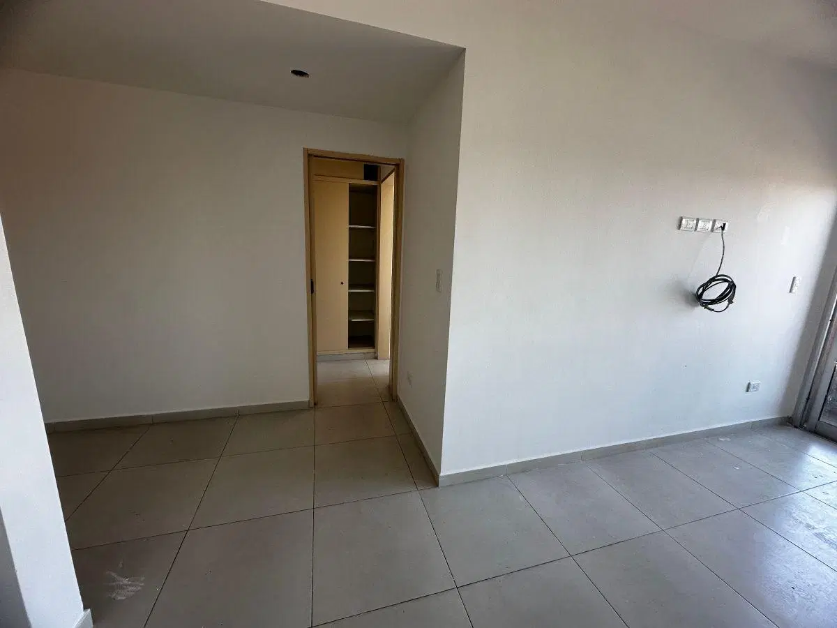 Departamento 2 ambientes en alquiler con cochera Moreno 4