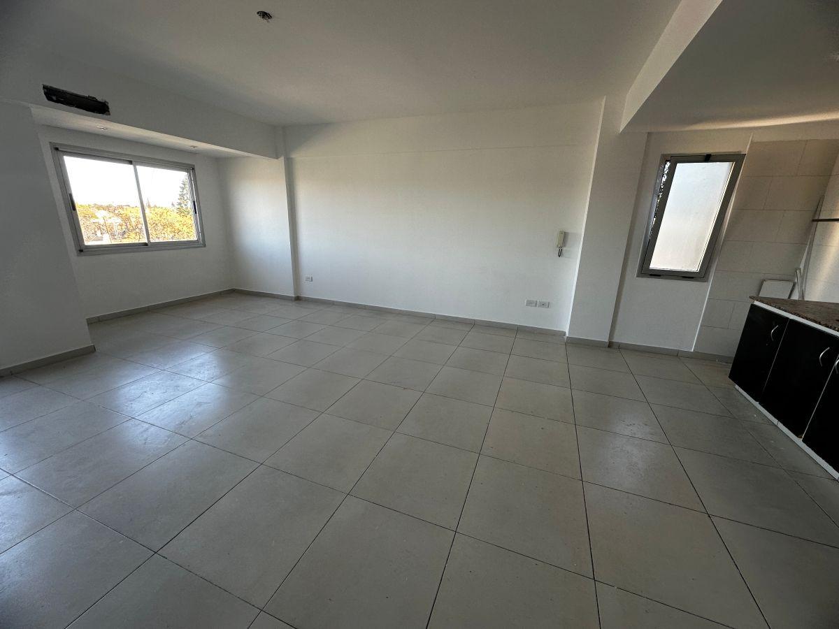 Foto de Departamento 2 ambientes en alquiler con cochera Moreno, imagen 2