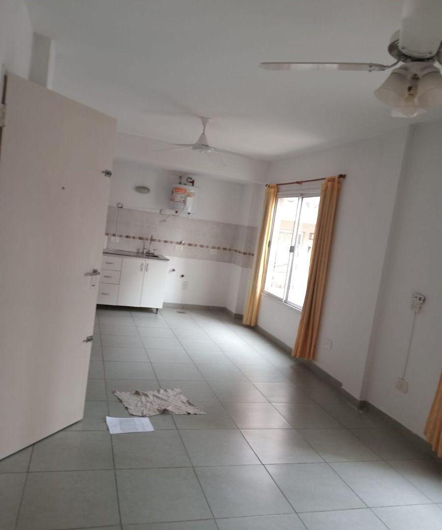 Foto de Monoambiente en Alquiler en Morón Centro., imagen 2