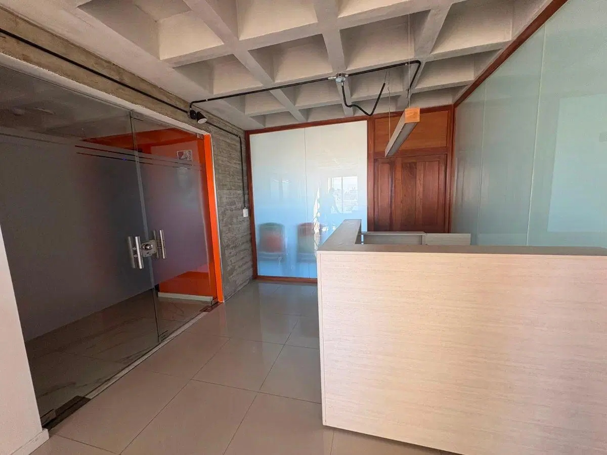 Alquiler de oficina comercial en Moreno 2