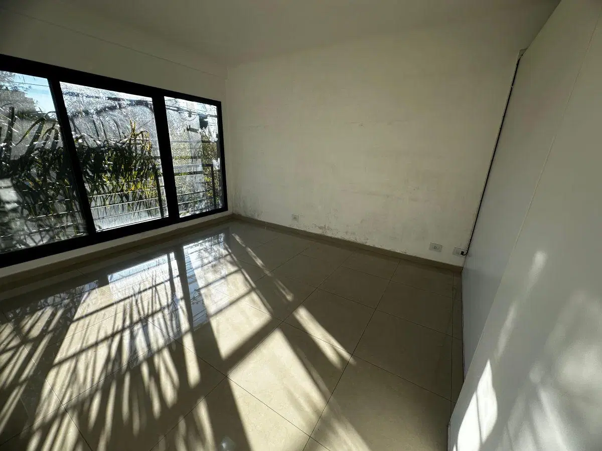 Departamento monoambiente en alquiler con cochera Moreno 3