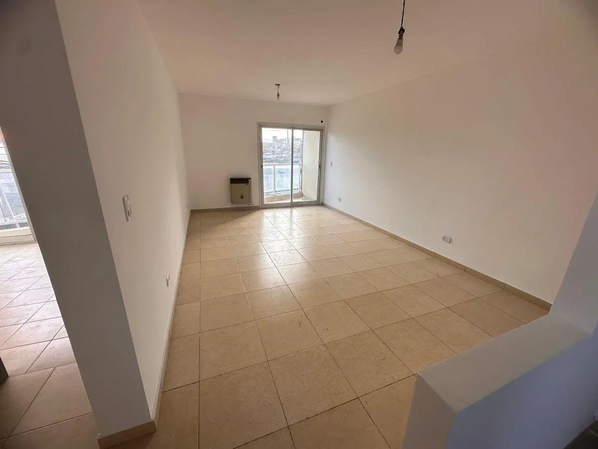 Departamento en alquiler 2 ambientes con cochera Moreno 5