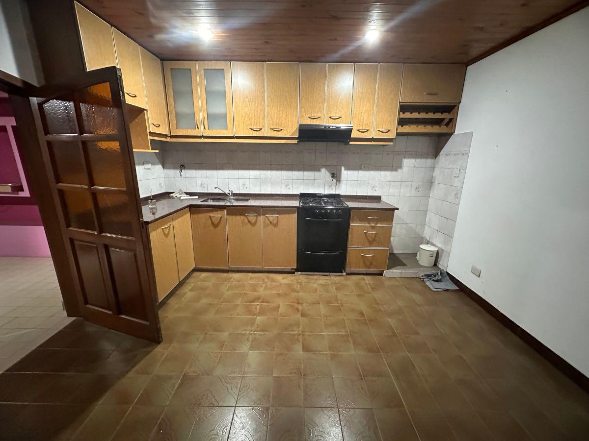 Foto de Casa en alquiler con 2 dormitorios y cochera en Moreno, imagen 3