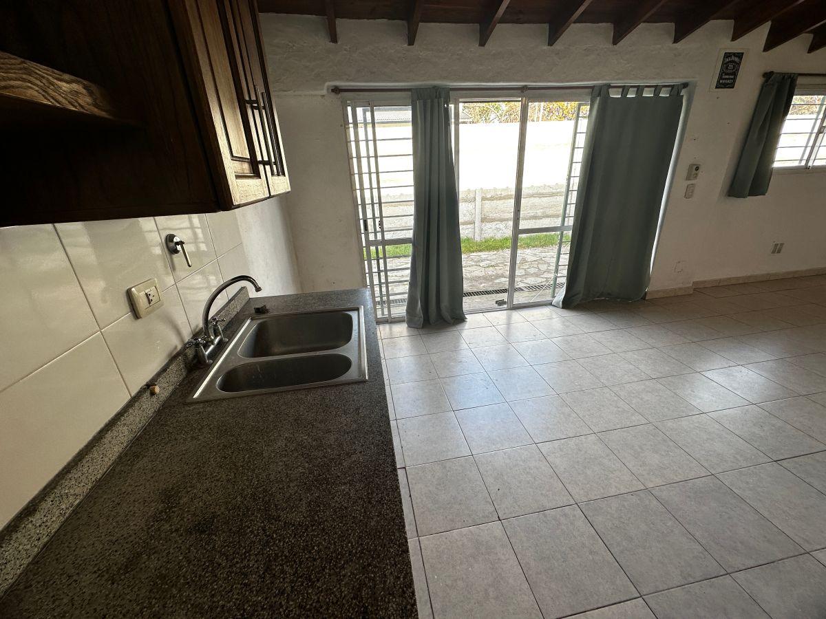 Foto de Departamento 3 ambientes en alquiler con cochera Moreno, imagen 2