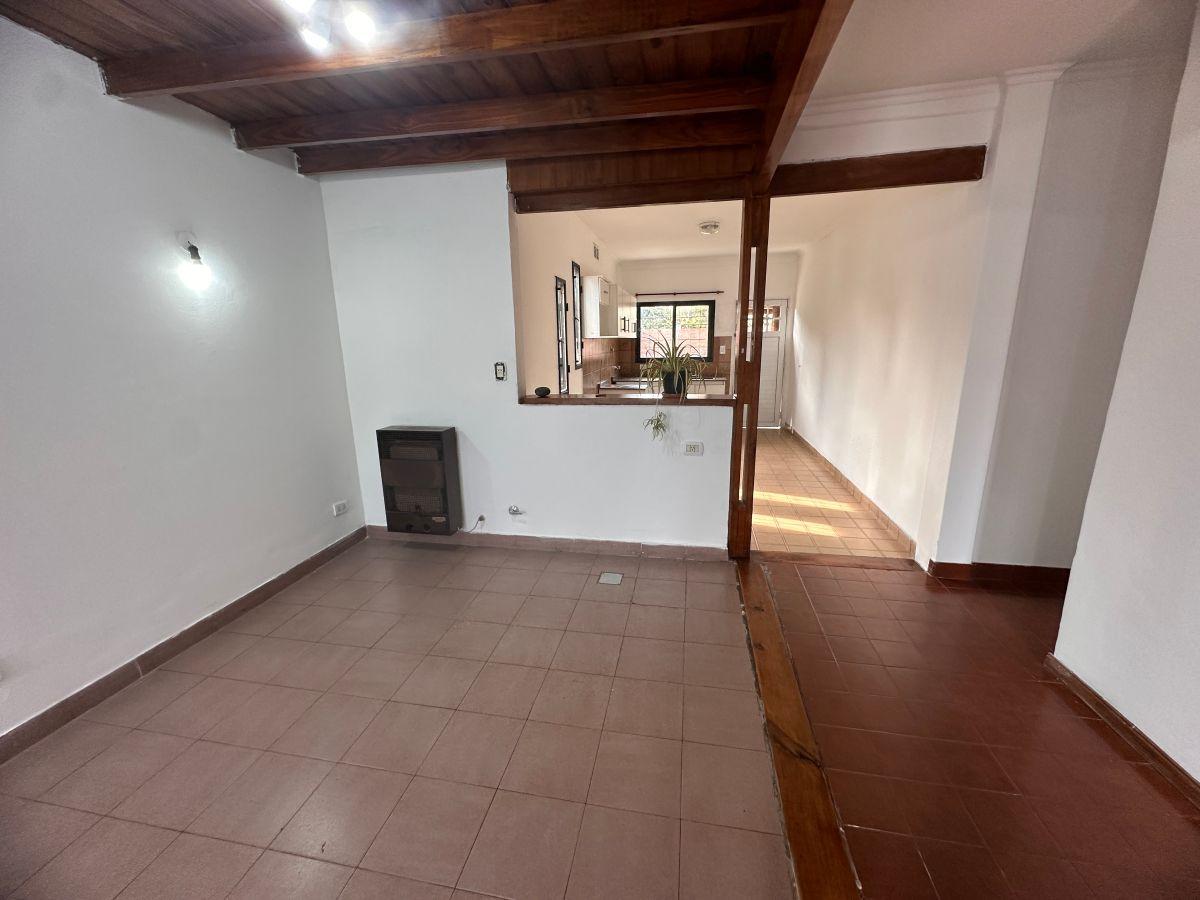 Foto de Casa en venta con 4 dormitorios, cochera y pileta en Moreno, imagen 4